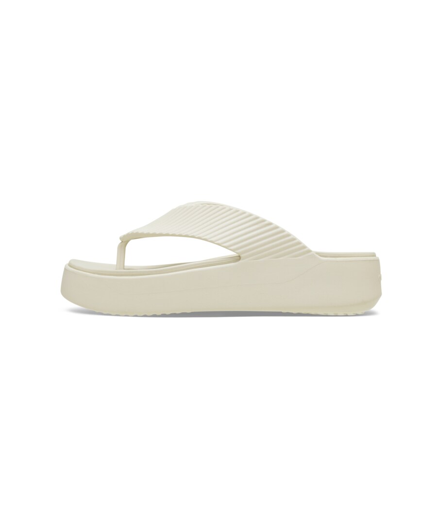Сандалии с Т-образной перемычкой Crocs Getaway Groove, экрю