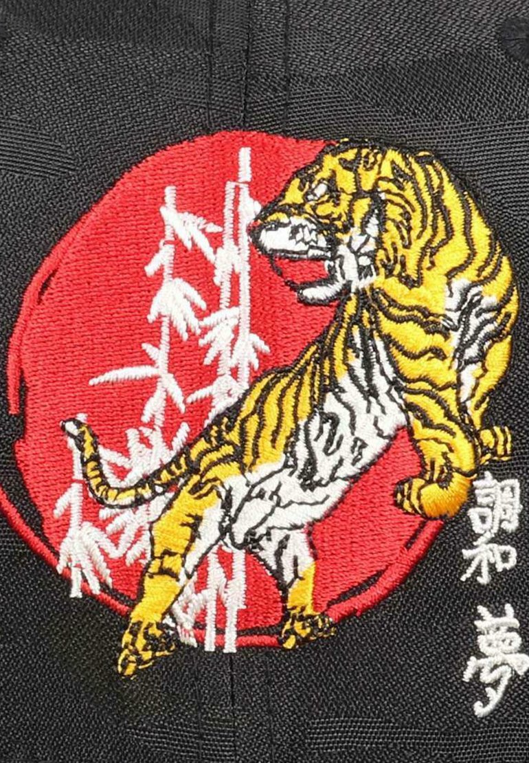 

Бейсболка TIGER JAPAN COLLECTION FIFTY BASE New Era, черный