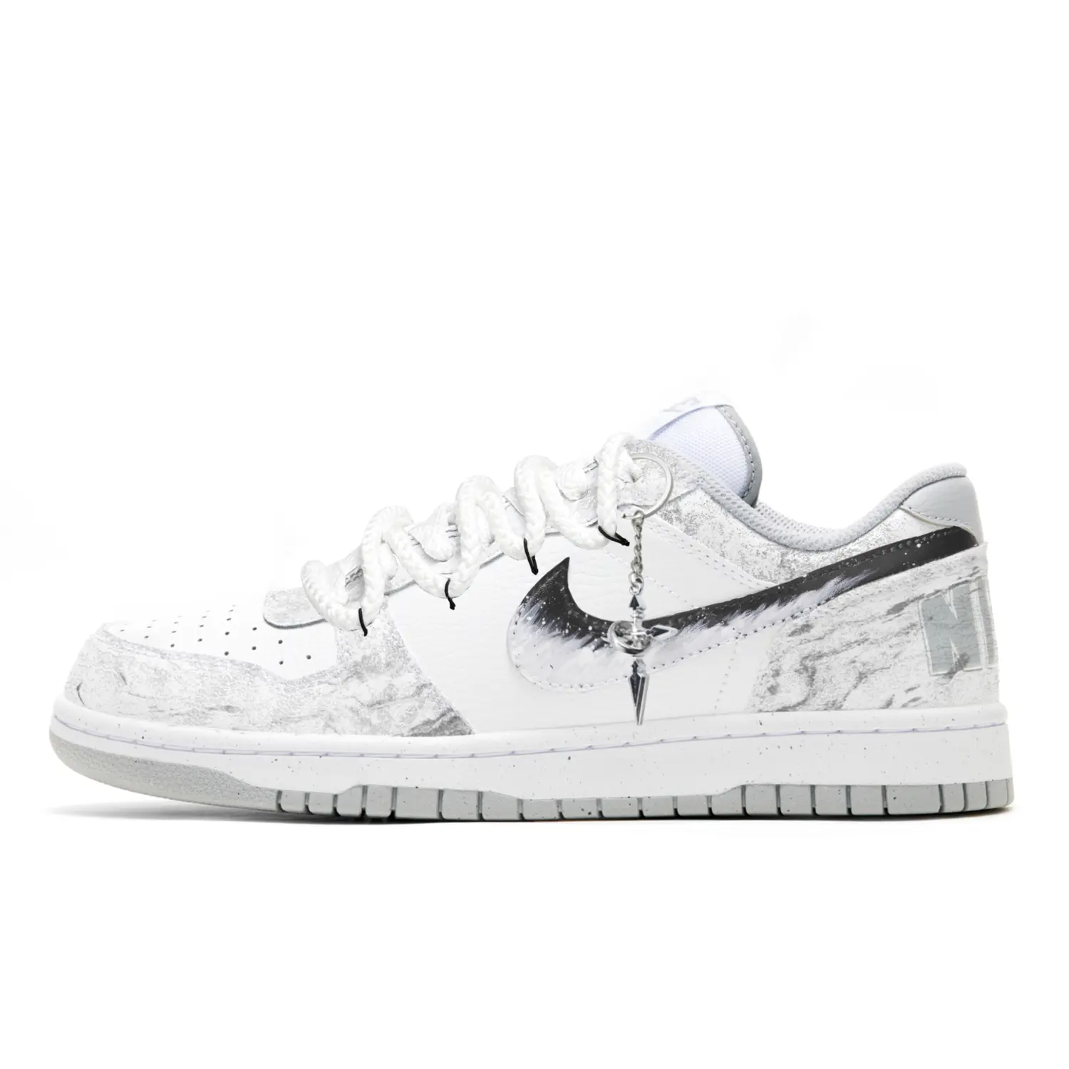 

Кроссовки для скейтбординга Dunk Ink Dyed Glacier, низкие, с усиленной стойкостью к истиранию и противоскользящей подошвой Nike, белый серый (shopping bag)