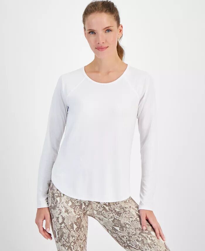 

Комплект из двух футболок с длинными рукавами для женщин Essentials Macy's, белый