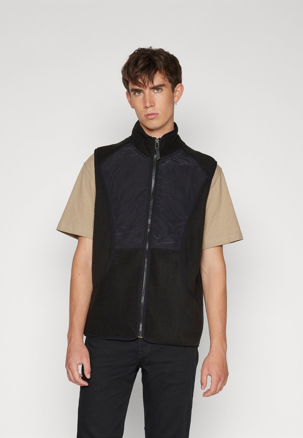 

Жилет Jack & Jones COLUNAR BODYWARMER, черный