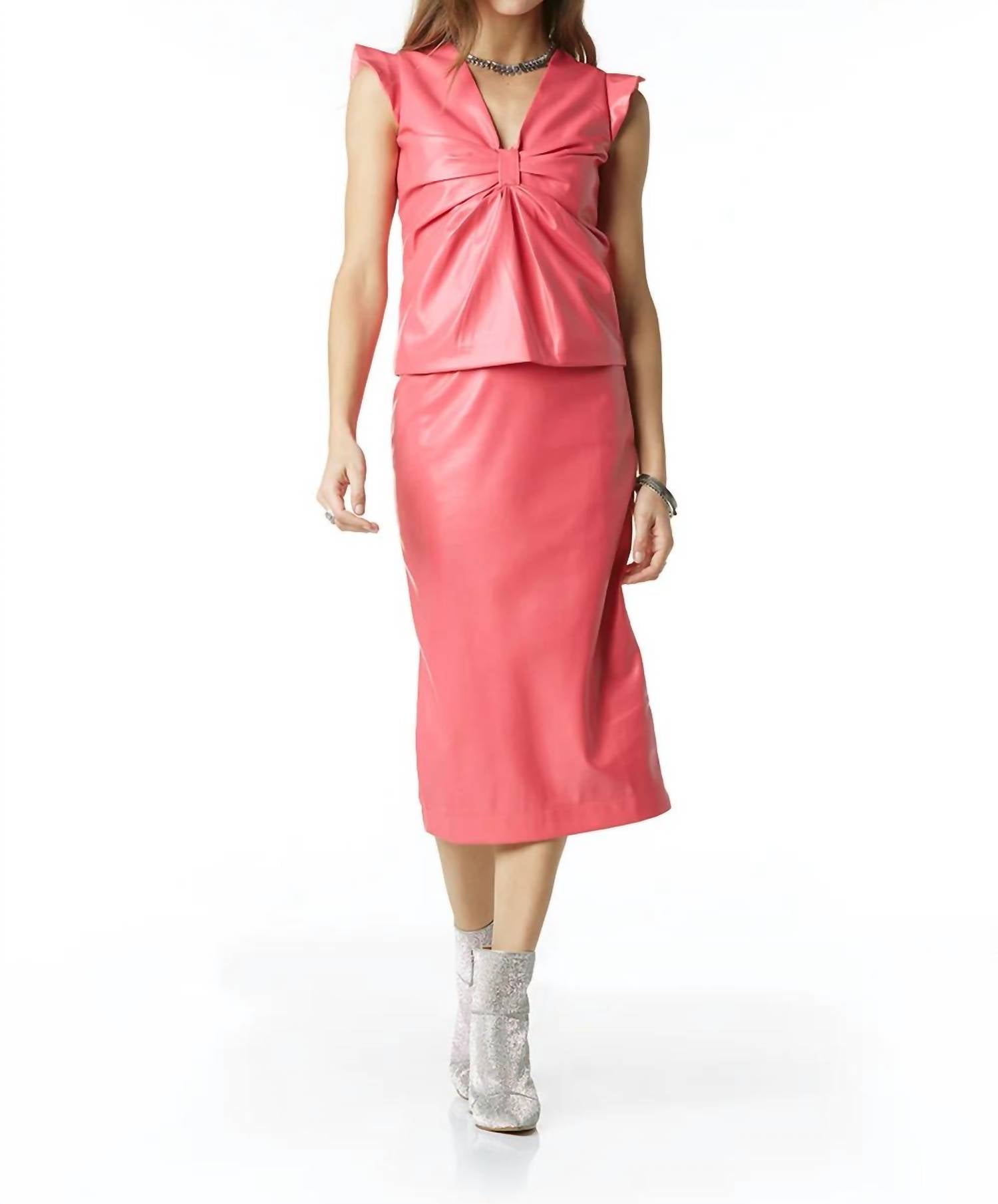 

Топ Ulani с V-образным вырезом цвета Azalea Pink Tart Collections