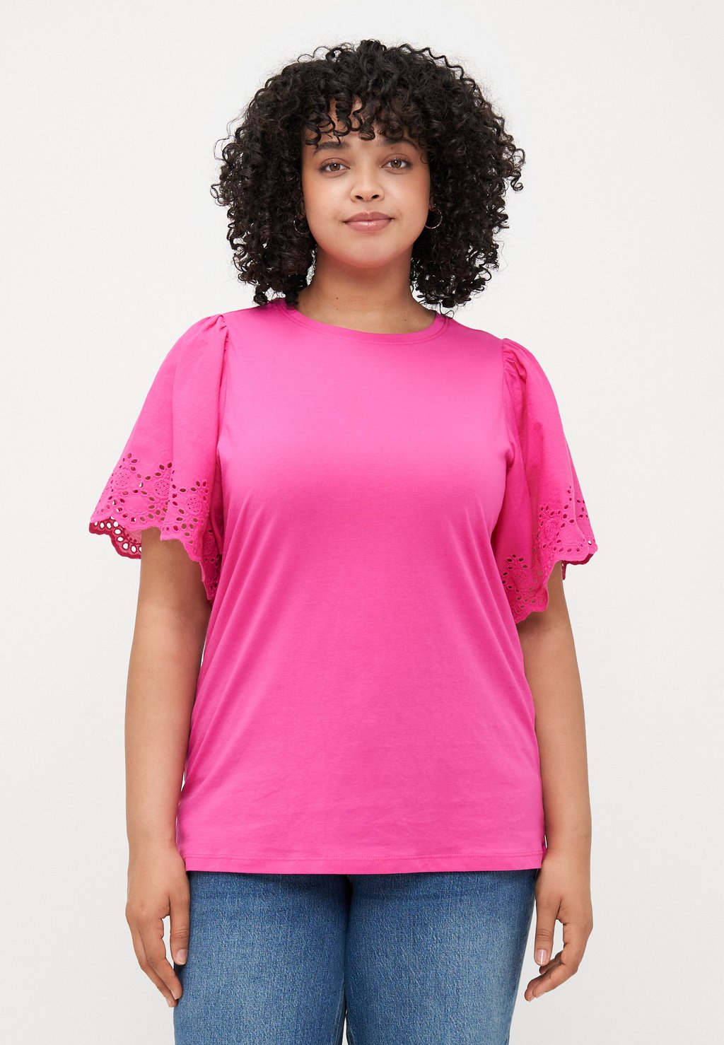 

Футболка с принтом CARHELENA O NECK TEE ONLY Carmakoma, розовый