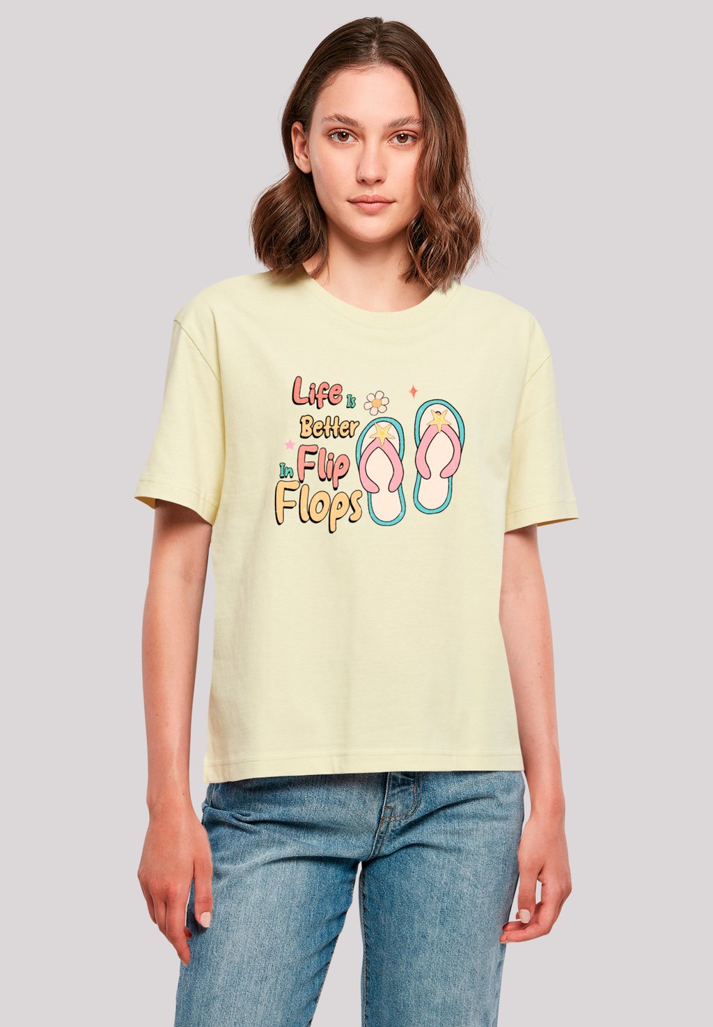 

Футболка с принтом LIFE IS BETTER IN FLIP FLOPS F4NT4STIC, желтый