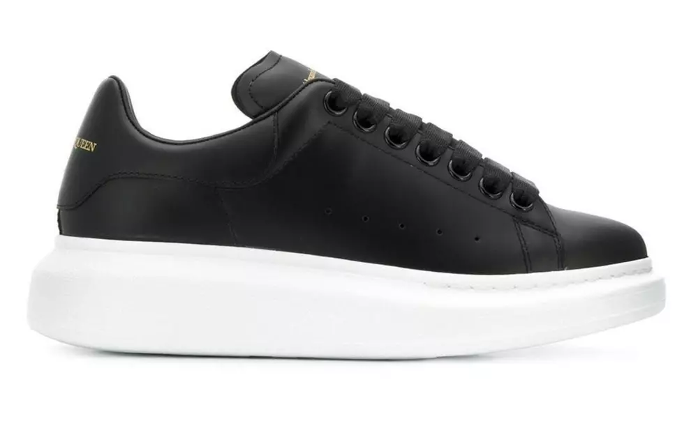 

Элегантные черные классические кожаные кроссовки Alexander McQueen