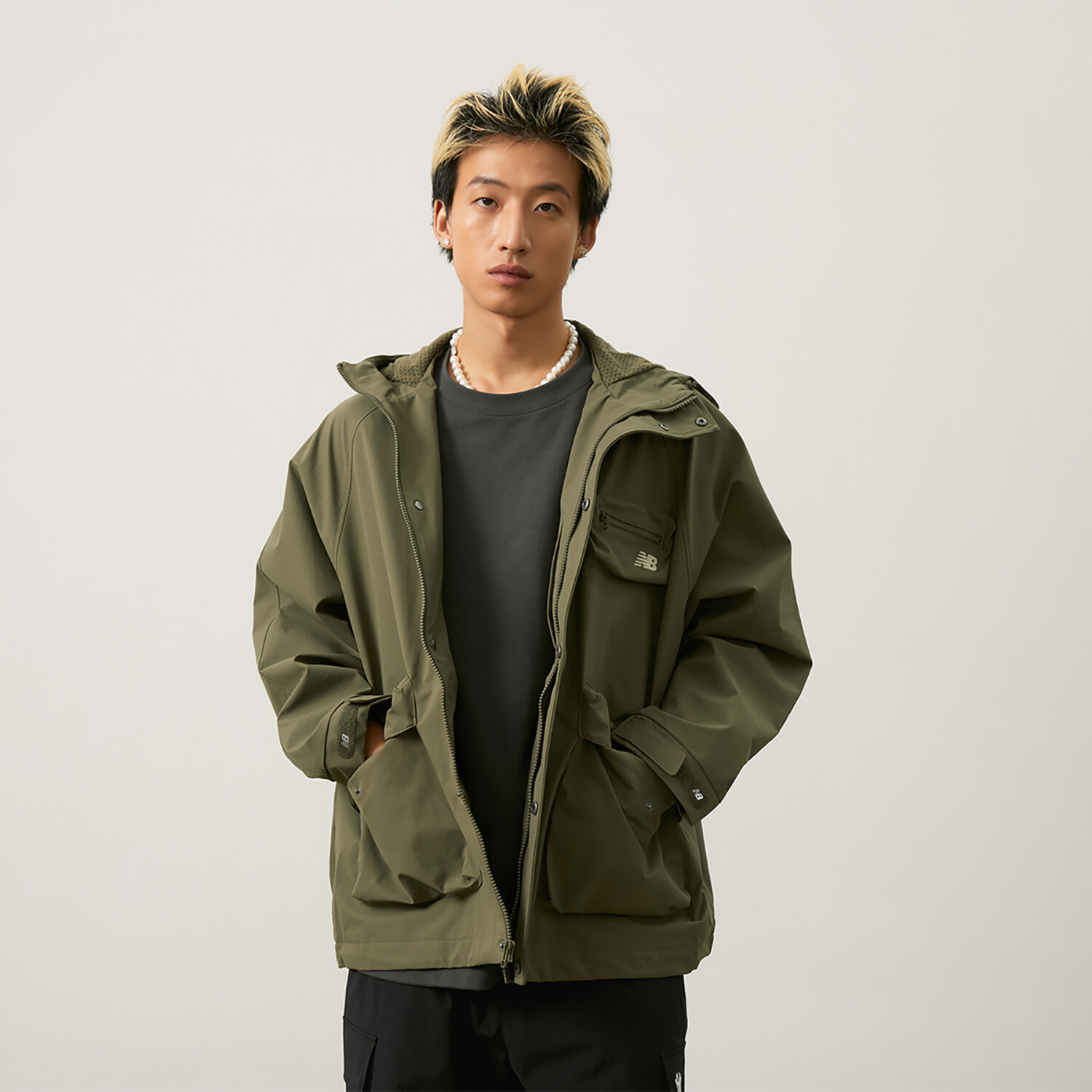 

Куртка унисекс зеленый New Balance
