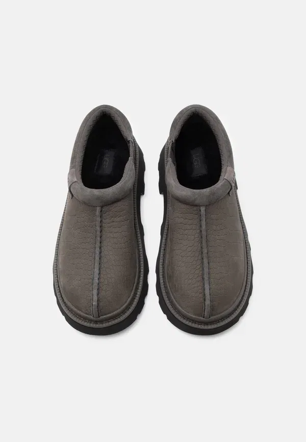 Тапочки Ugg Tasman lug embossed, густой дым — фото 4