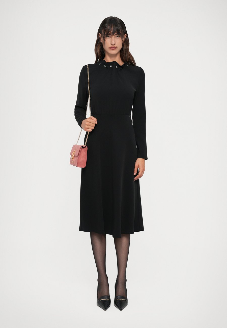 

Сумка кросс-боди Love Moschino SMART DAILY BAG, Old Rose/Light Pink