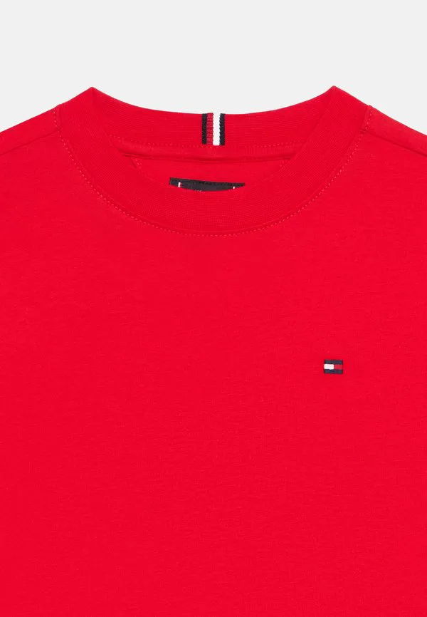 Базовая футболка с вышивкой флага и круглым вырезом. Tommy Hilfiger, Rapid Red — фото 4