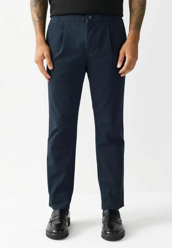 Чинос Next, Navy