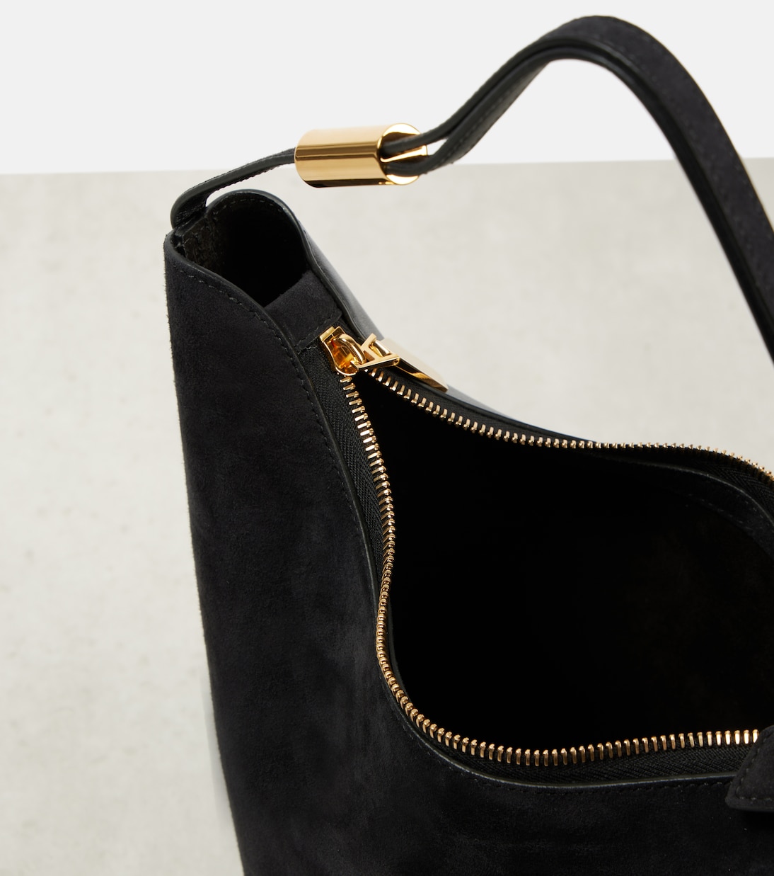 Маленькая замшевая сумка через плечо Alaïa, нуар — фото 3