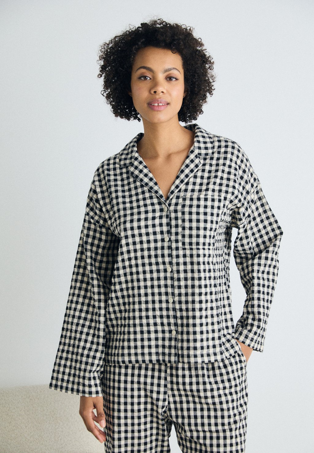 

Верх пижамы PYJAMA SEERSUCKER Lindex, черный
