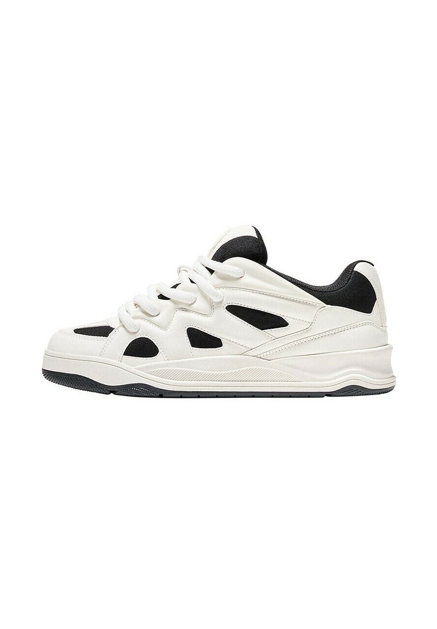 

Кроссовки CONTRAST - Skate shoes Bershka, белый