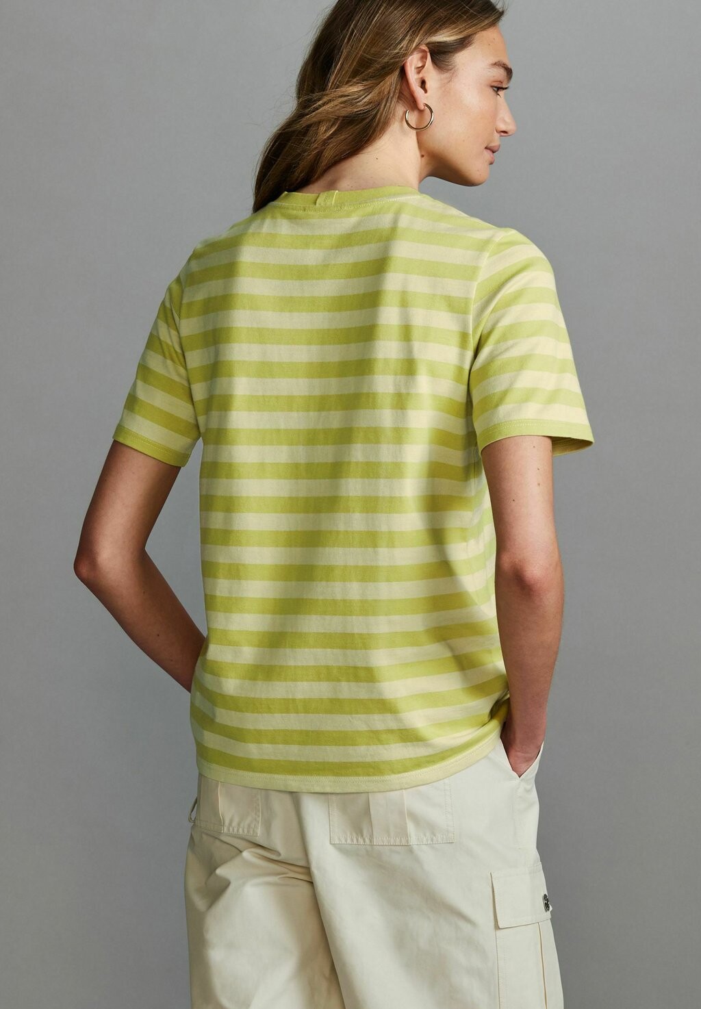 

Принт на футболке HEAVYWEIGHT SHORT SLEEVE CREW NECK STANDARD Next, зеленый