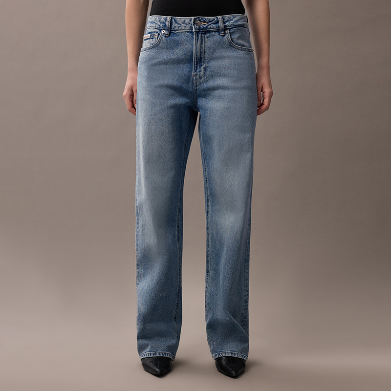 Calvin Klein Джинсы женские W99 деним светло-голубые — фото 4
