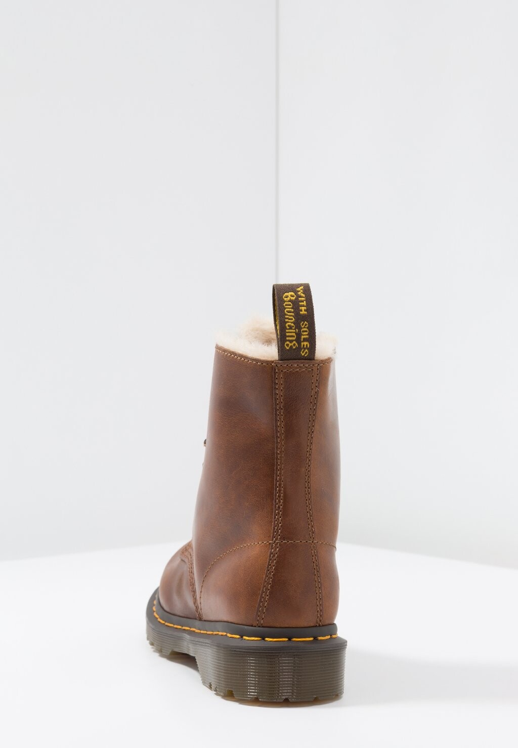 Ботильоны на шнуровке 1460 SERENA Dr. Martens, цвет Cognac
