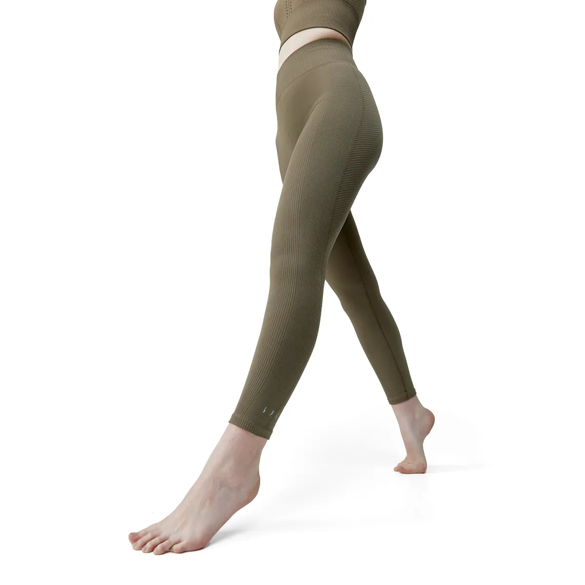 

Женские леггинсы для йоги от India Born Living Born Living Yoga, цвет Nuez
