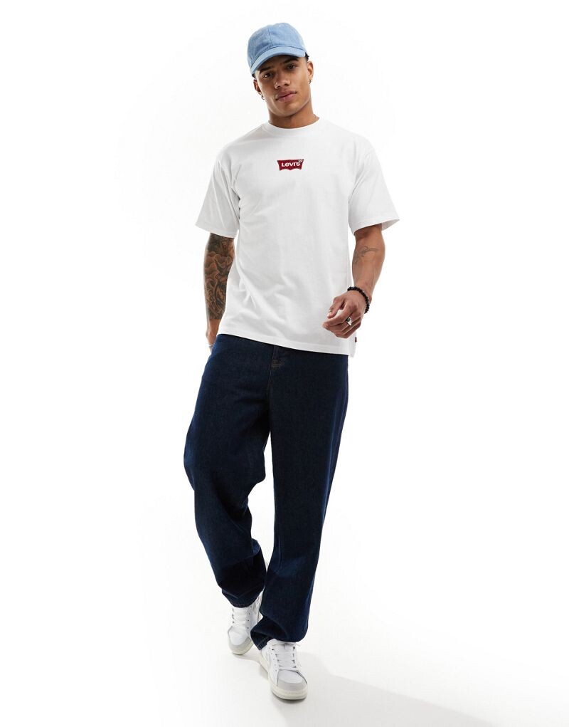 Levi’s — белая футболка с логотипом «летучая мышь» в центре Levi's — фото 2