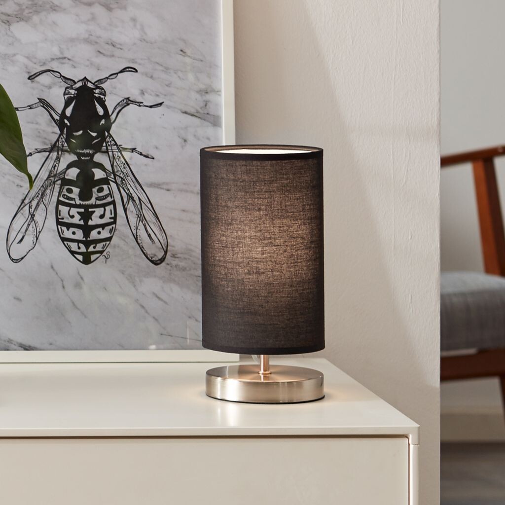 

BRILLIANT Настольный светильник Clarie | современная настольная лампа | Металл/текстиль | железо/черный | Промежуточный переключатель шнура | 1x E14 макс. 40 Вт