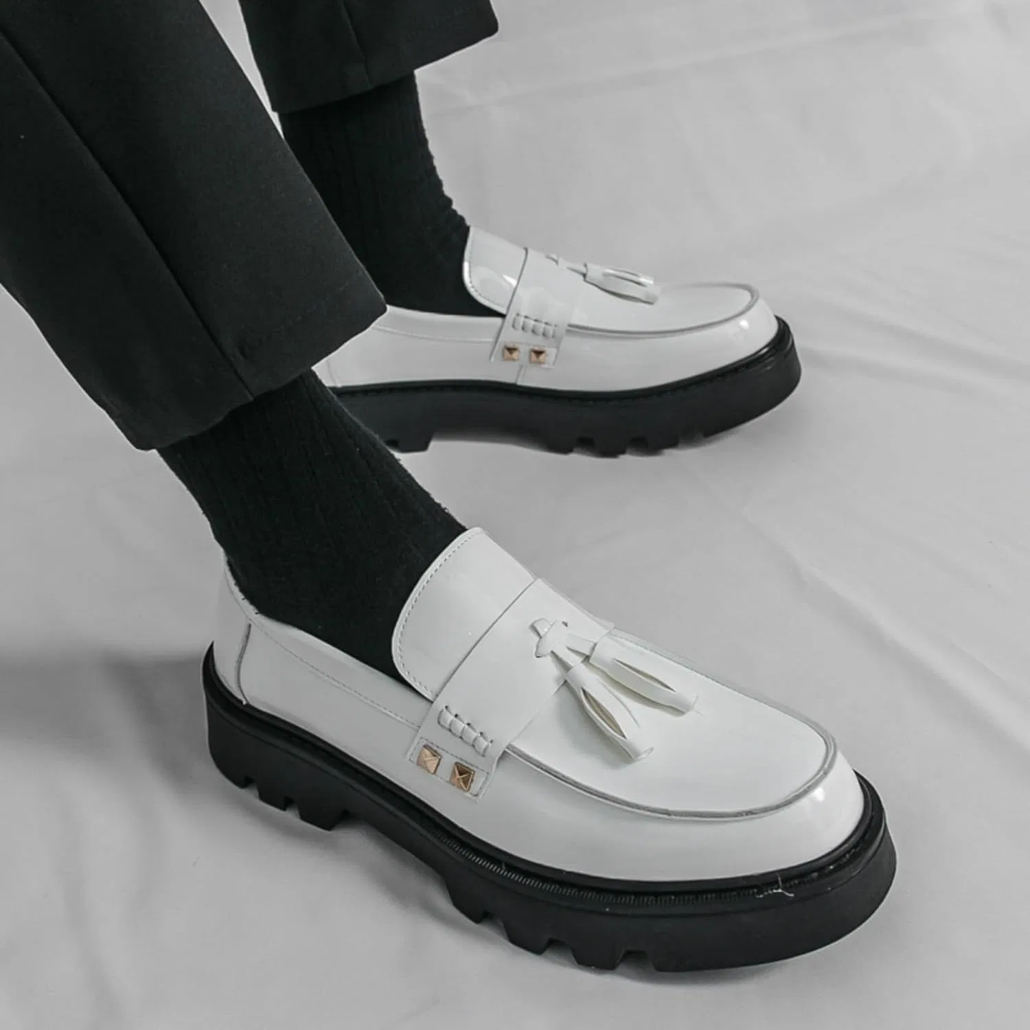 Лоферы мужские с металлическим декором, Patent Leather, White — фото 4
