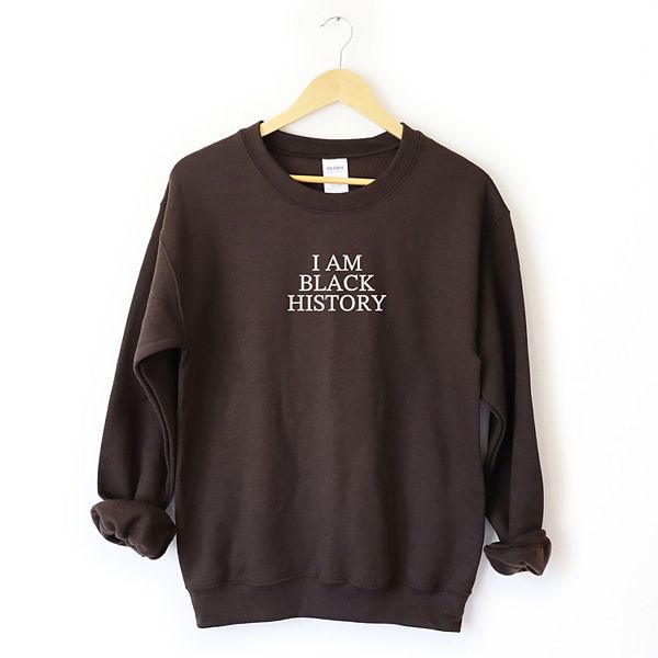 

Графический свитшот Embroidered i am black history Simply Sage Market, Chocolate, Черный, Графический свитшот Embroidered i am black history Simply Sage Market, Chocolate