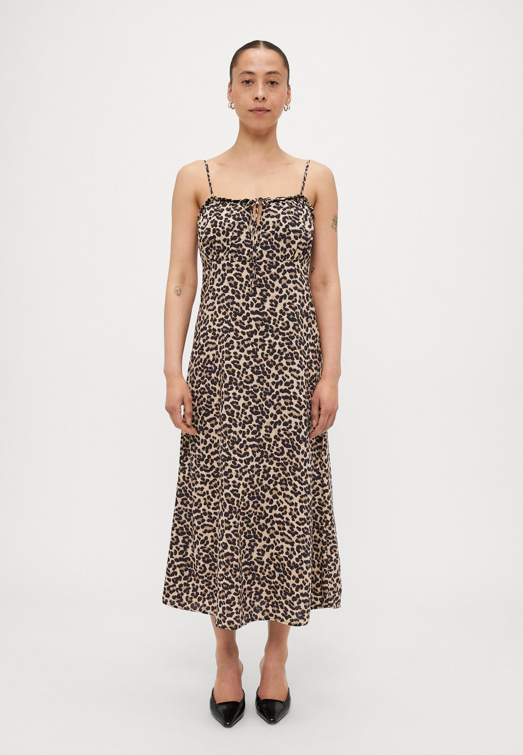 

Повседневное платье ONLNELLY LIFE ALEXA MIDI DRESS ONLY Petite, песочный