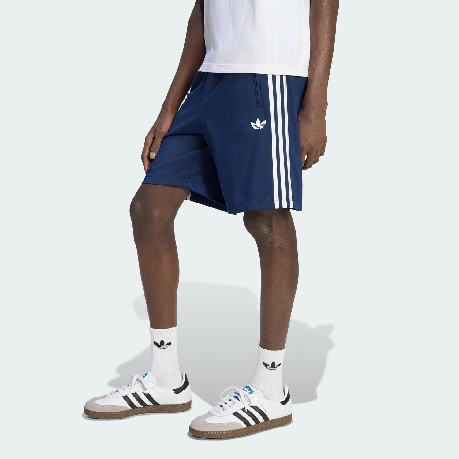 Мужские шорты Firebird цвета Night Indigo от Adidas