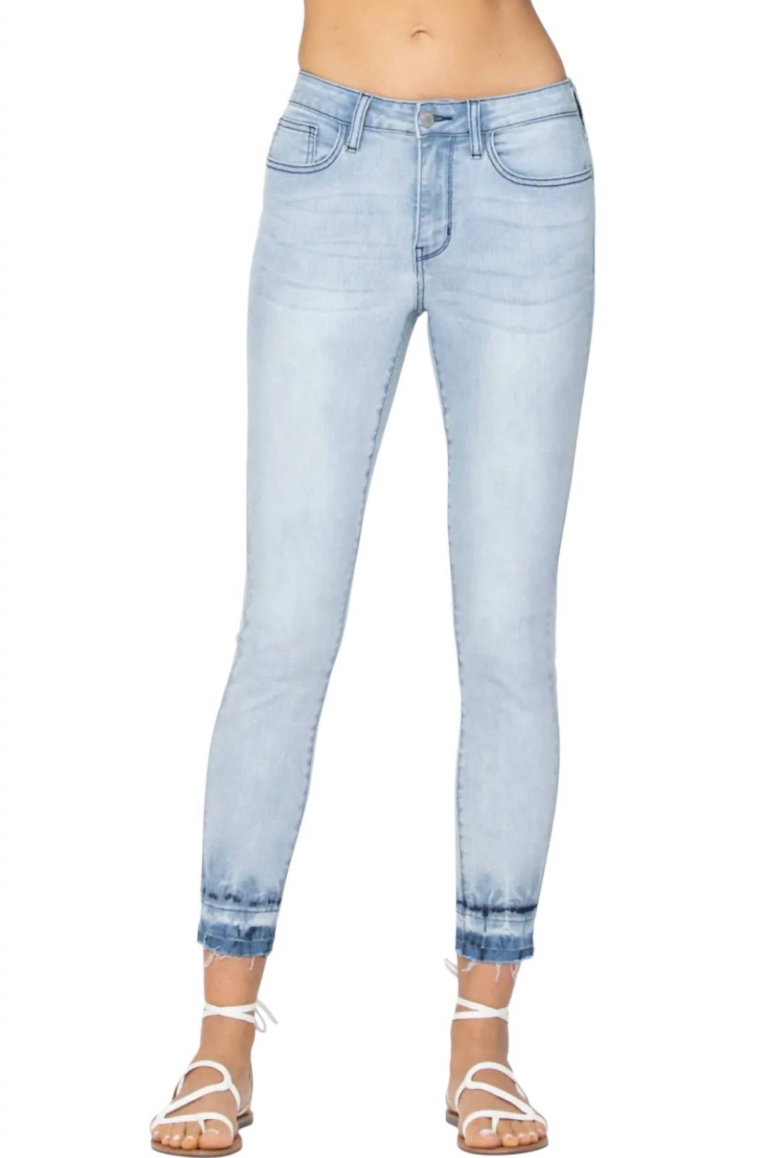 

Джинсы Ombre Release Hem в светлом цвете Judy Blue, цвет light wash