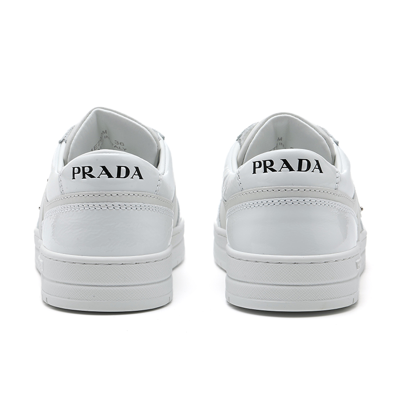 PRADA Низкие женские белые скейтерские кроссовки — фото 4
