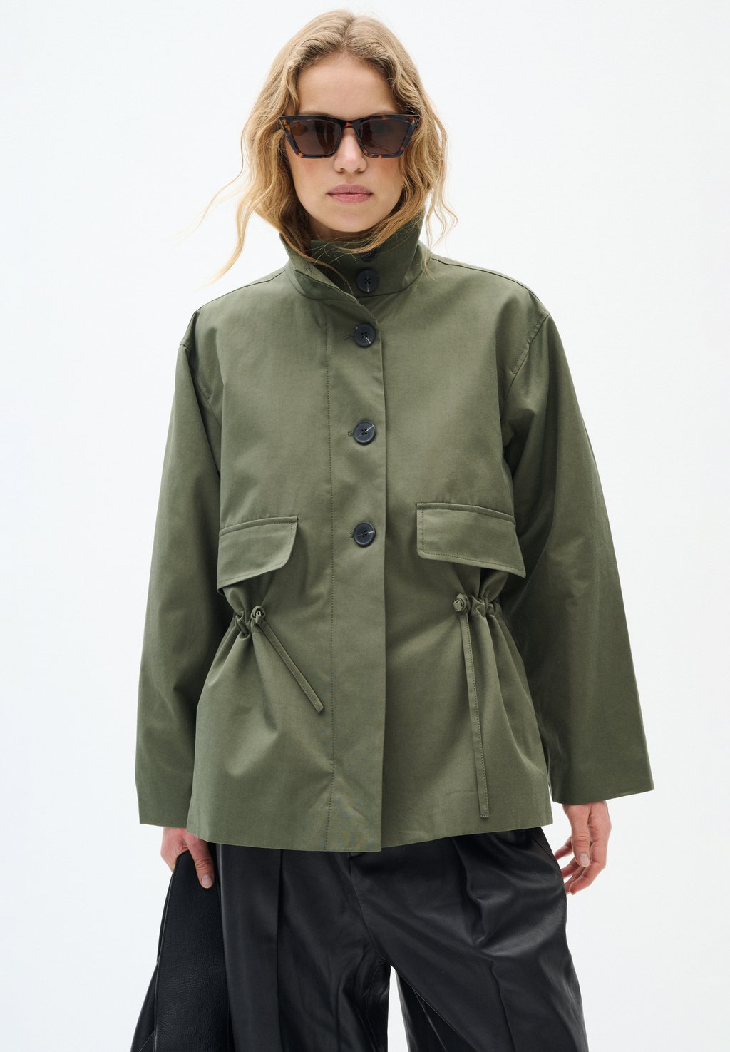 

Легкая куртка MAZIEIW InWear, зеленый
