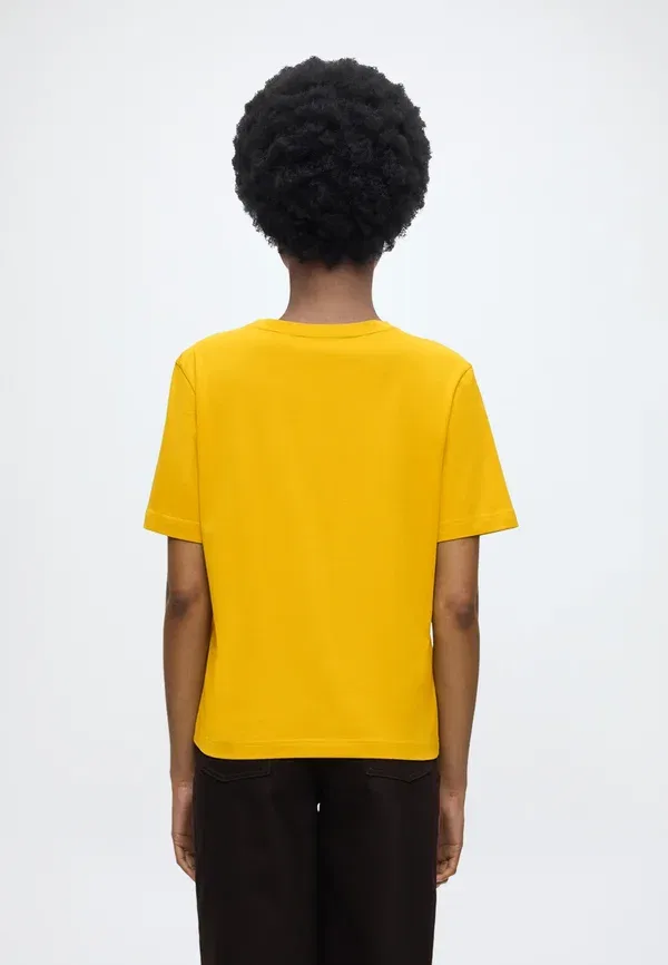 Футболка Lacoste Basic T-Shirt, желтая — фото 3
