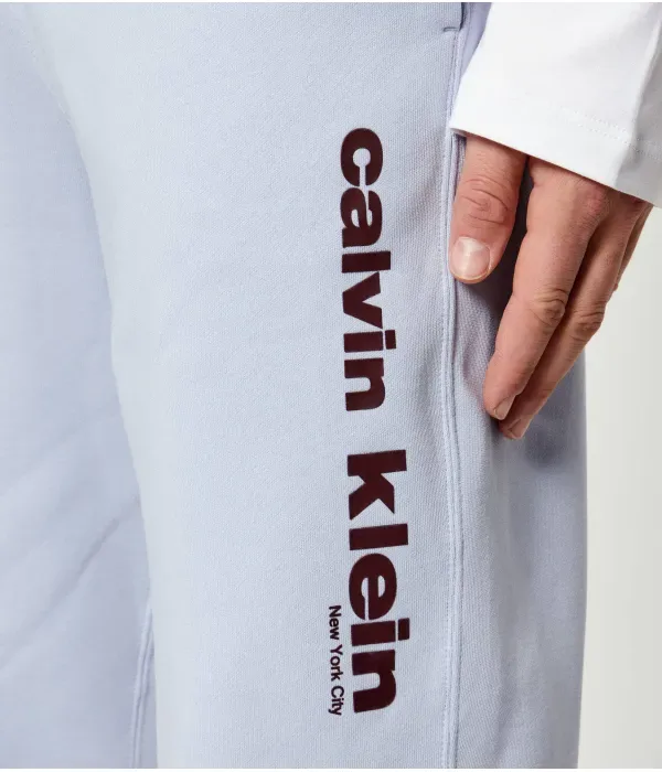 Спортивные штаны в стиле ретро regular fit Calvin Klein, небесно-голубой — фото 4