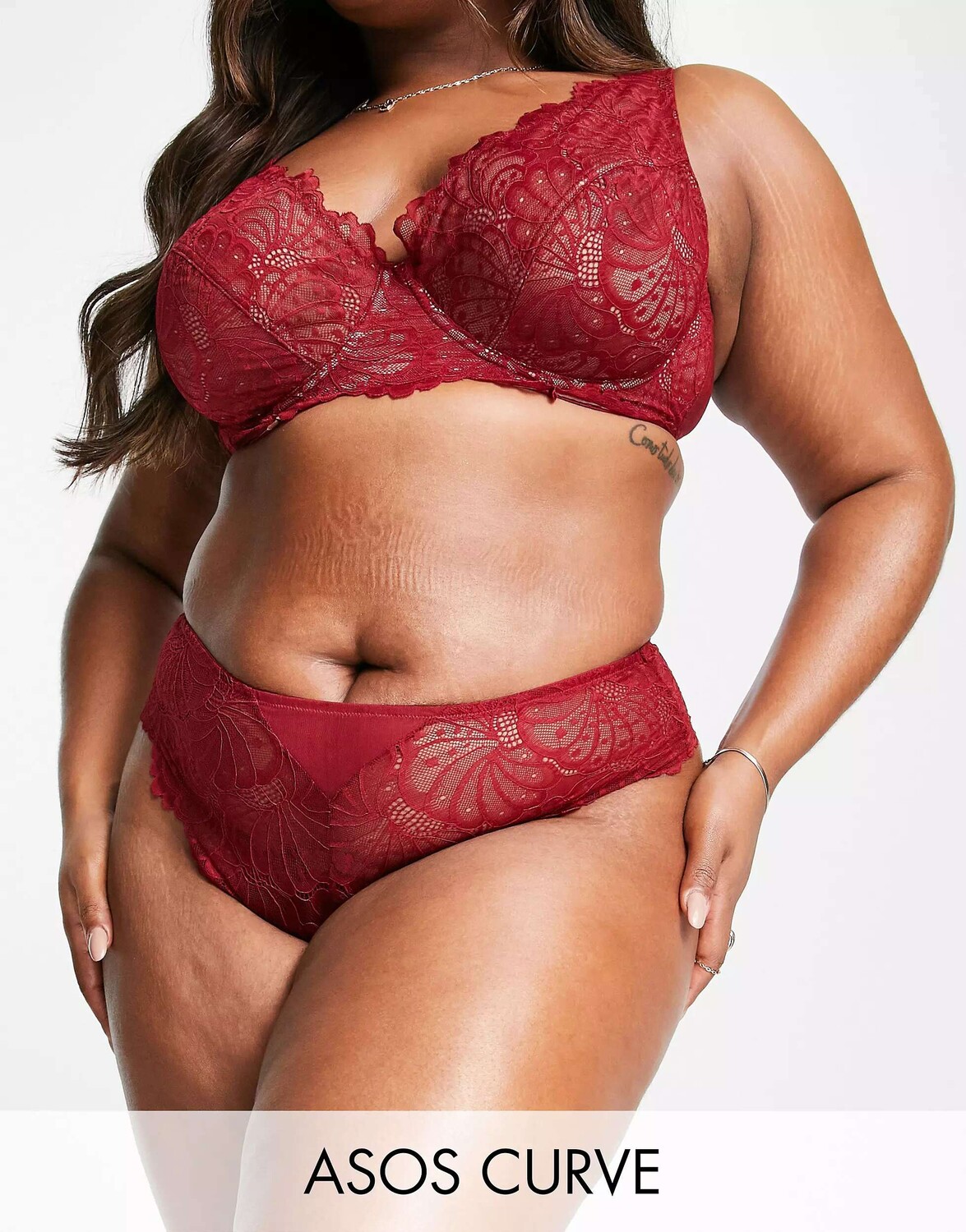 

Красные кружевные стринги со сборками ASOS DESIGN Curve Sienna