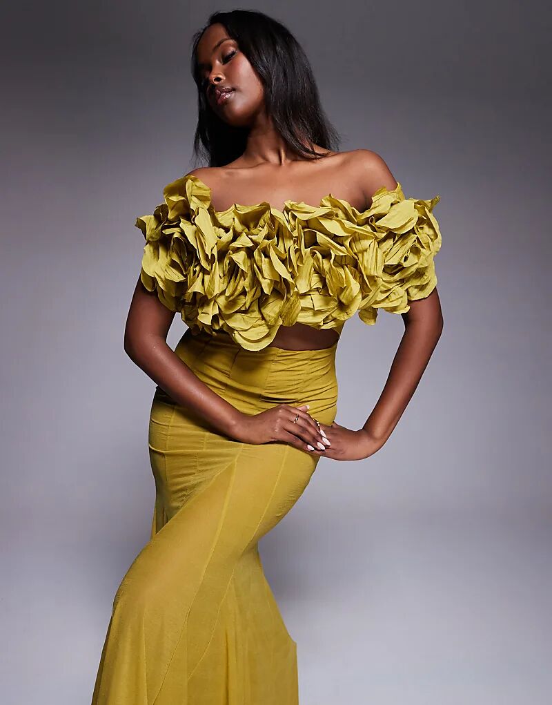 

Платье макси с открытыми плечами и цветочной отделкой ASOS DESIGN Premium оливкового цвета