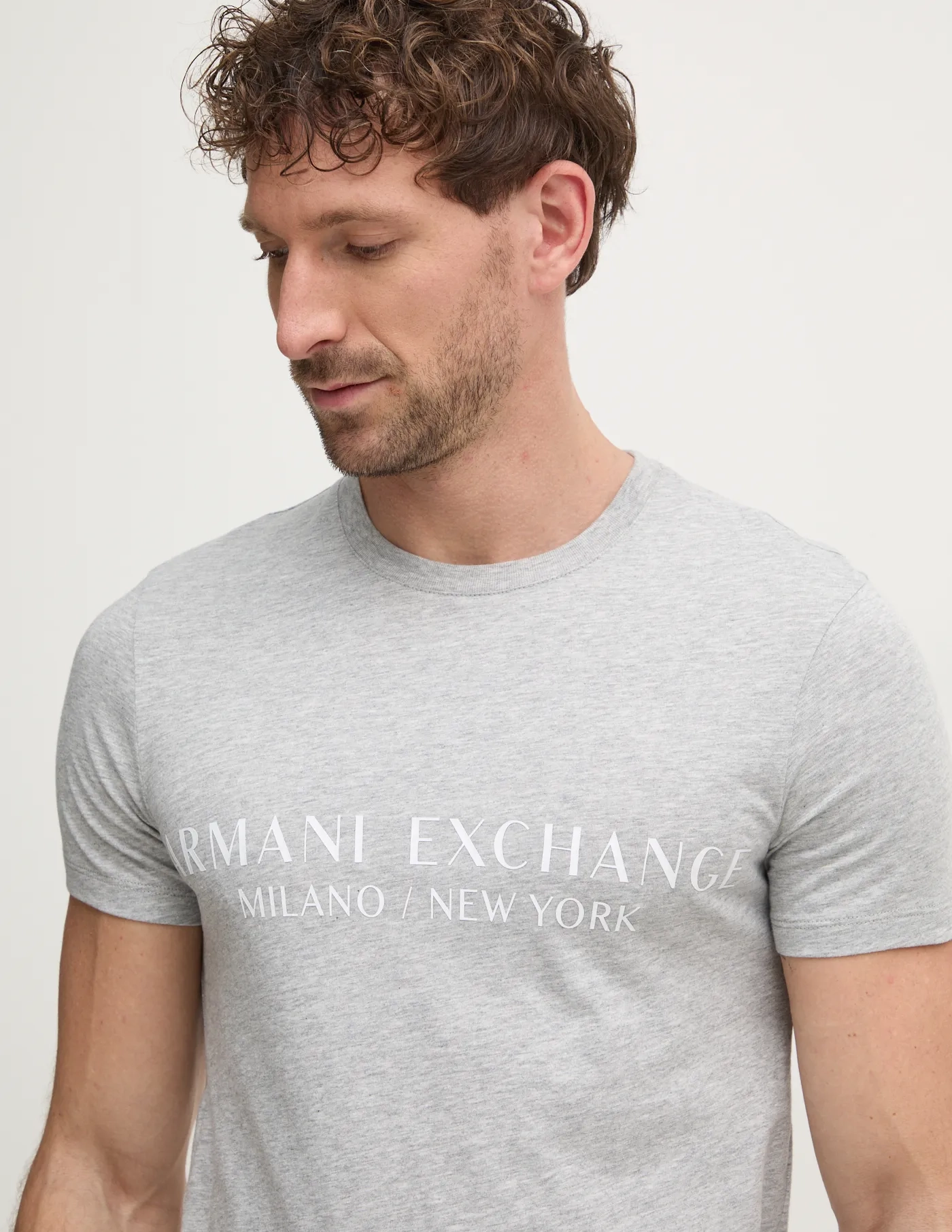 

Футболка Armani Exchange, серый
