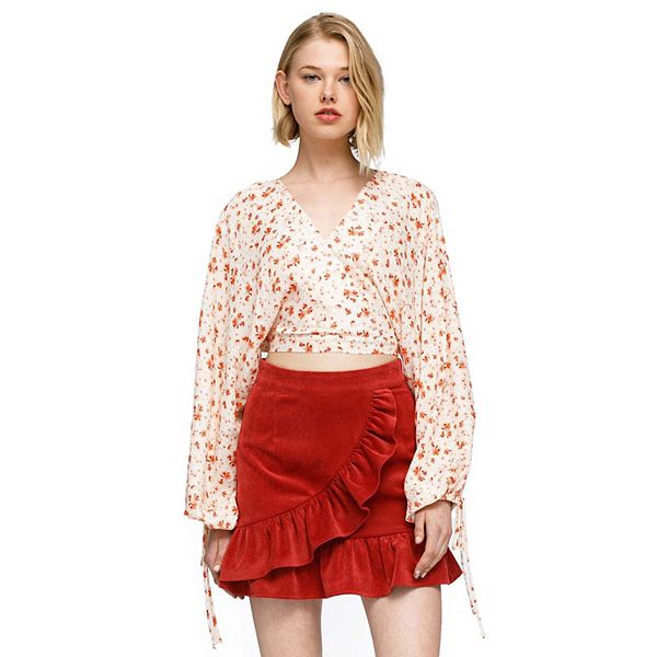 

Кроп-топ с запахом и цветочным принтом Nurode