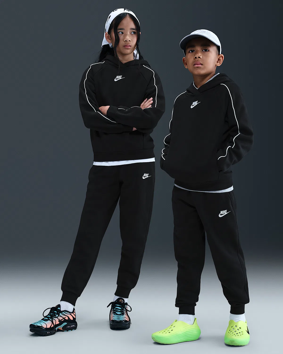 Детский спортивный костюм с капюшоном Nike Sportswear Club Fleece, Black/Black/White/White