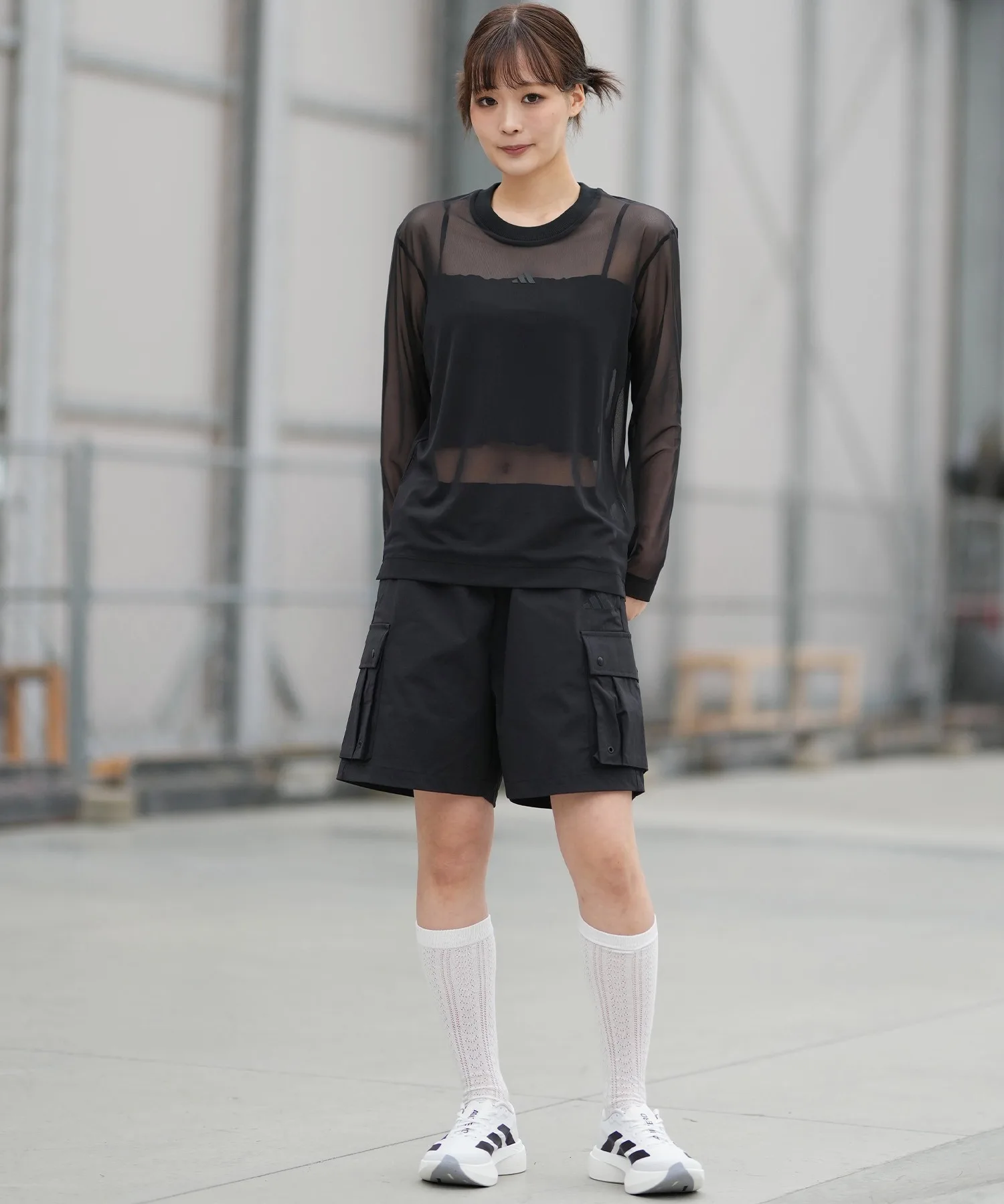 Женские шорты карго с водоотталкивающим покрытием W STADIUM C WOVEN CARGO HP DK863 adidas бежевые — фото 4