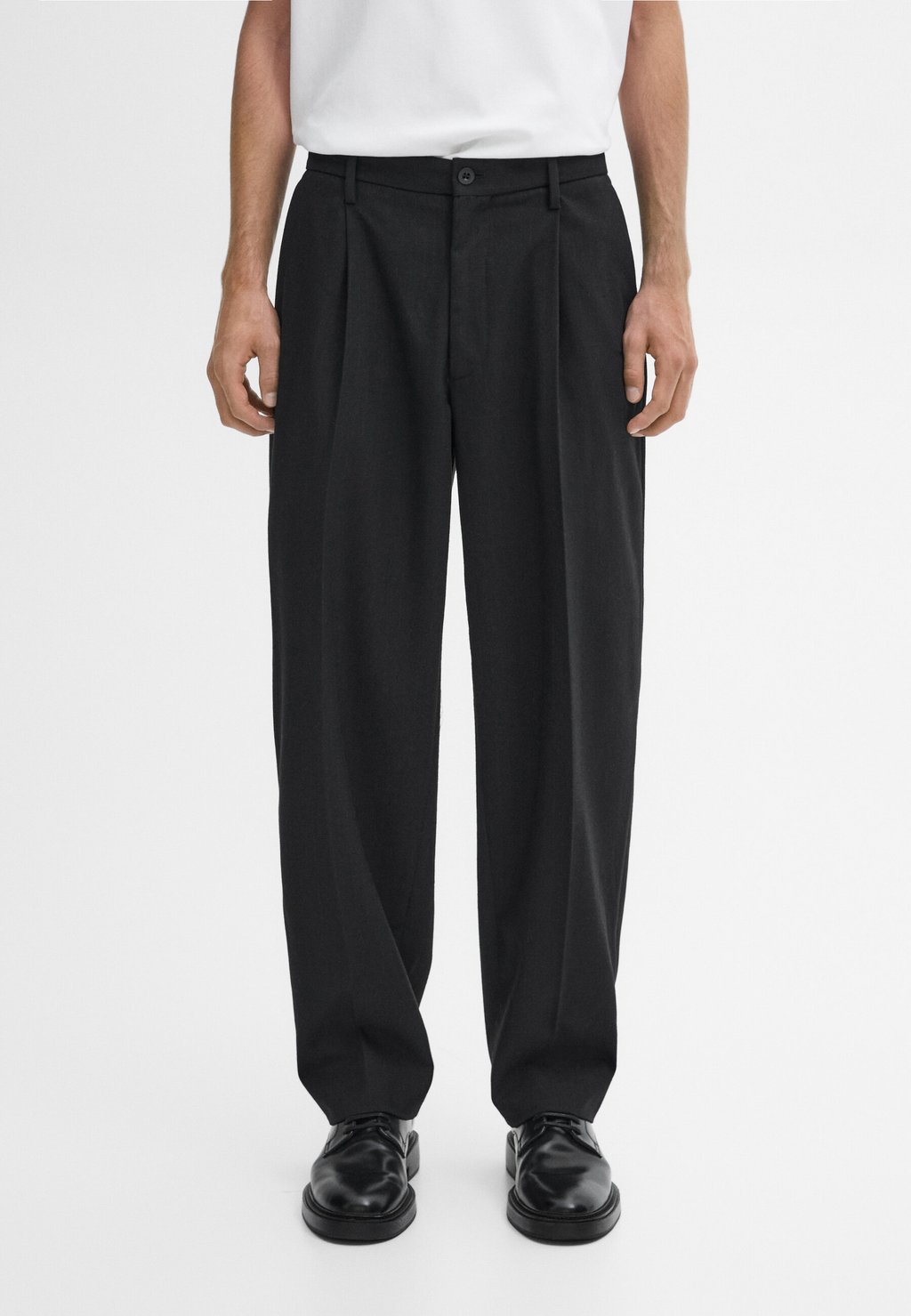 

Брюки RELAXED FIT PINSTRIPE Massimo Dutti, черный