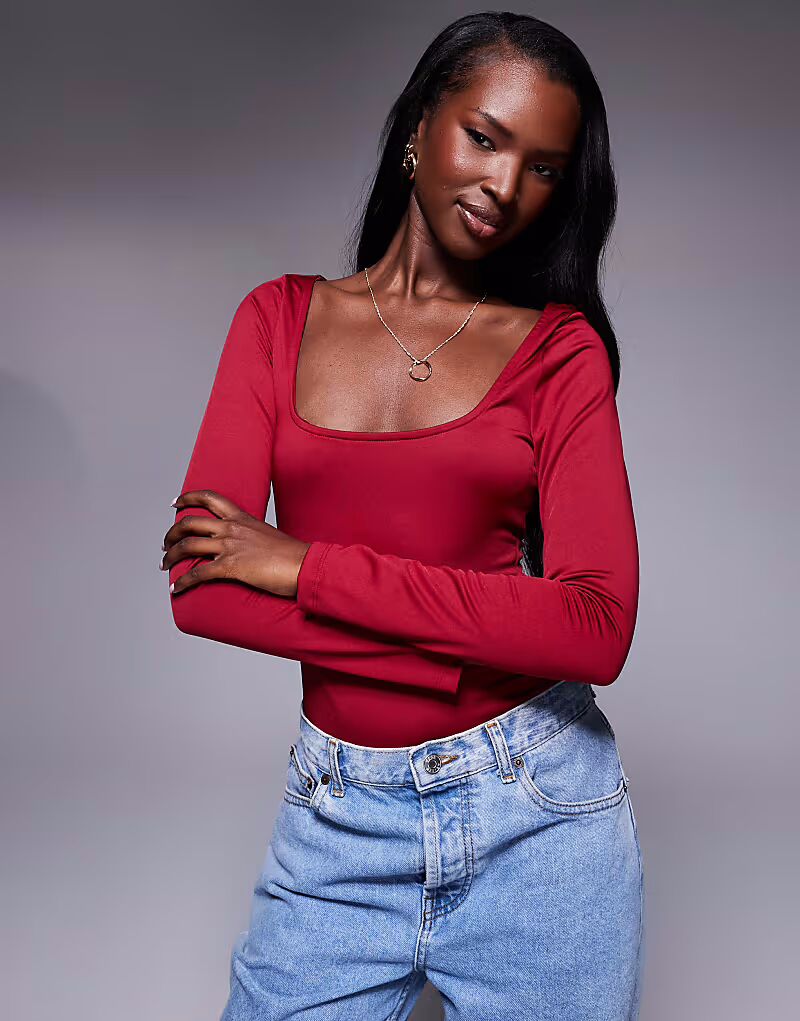 

Боди принцессы Полли Эллери с круглым вырезом и длинными рукавами красного цвета Princess Polly