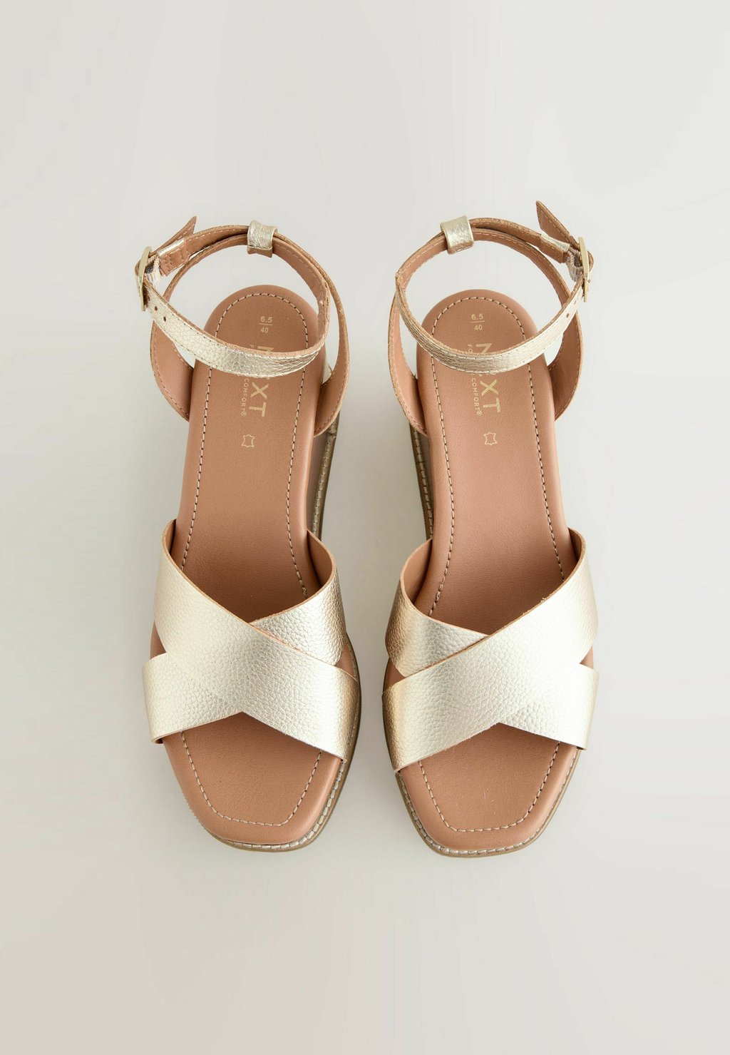 Босоножки на танкетке REGULAR FIT - FOREVER COMFORT CROSS-OVER DETAIL - Platform sandals Next, металлик серый — фото 2