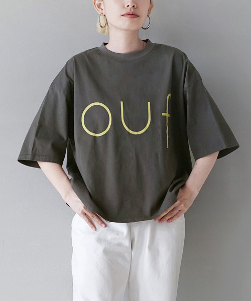 

Футболка широкая, шелковистая, с принтом логотипа E-zakkamania stores