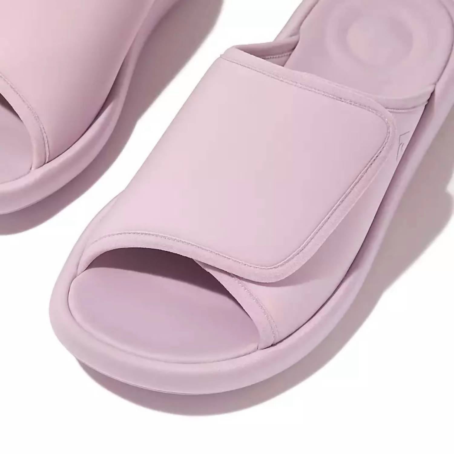 Women's Iqushion City Adjustable Water-Resistant Slide In Wild Lilac Fitflop — фото 3
