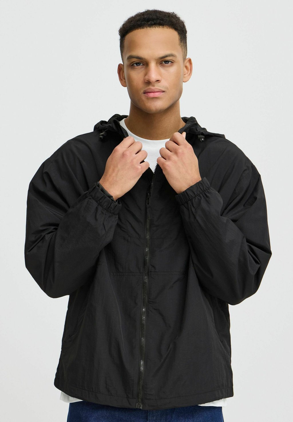 

Легкая куртка BHELIOT Blend, черный