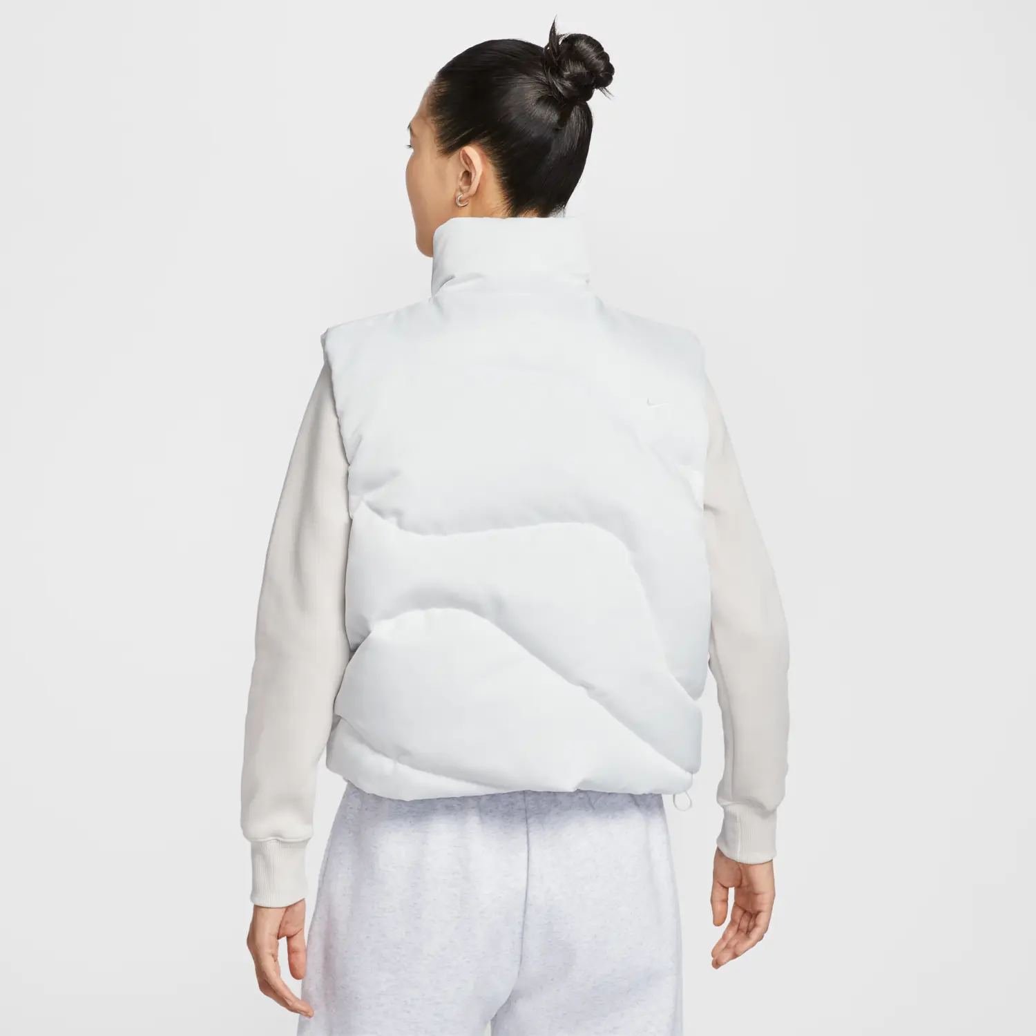 Жилет (WMNS) Nike Sportswear Swoosh Series Oversized Down Vest 'Summit White' — фото 2