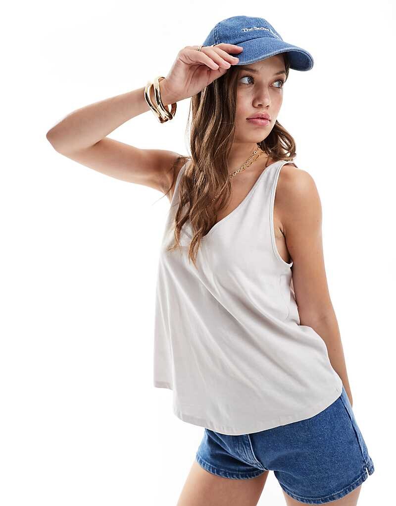

Светло-серая хлопковая майка ASOS DESIGN Ultimate с вырезом лодочкой