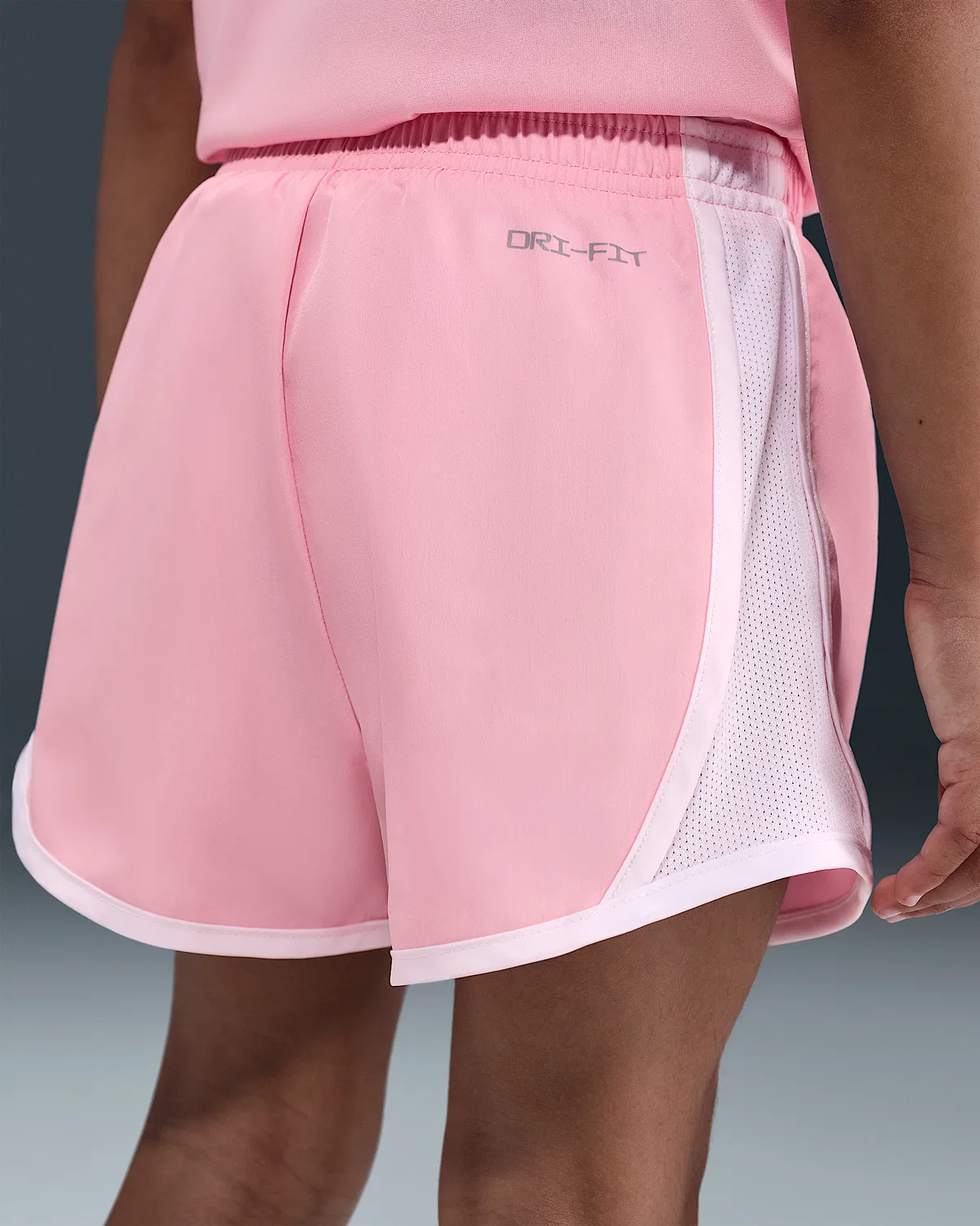 Детские шорты Nike Dri-FIT Tempo, Medium Soft Pink — фото 3