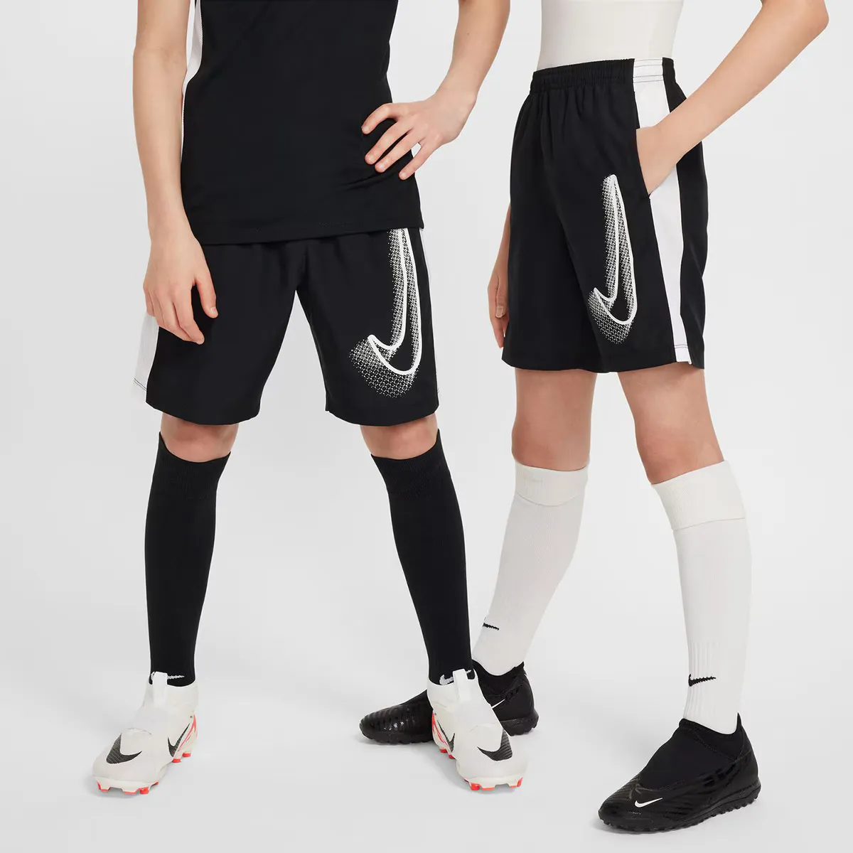 

Детские шорты Nike Academy23, черный