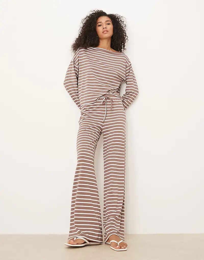 

Широкие брюки в полоску коричневого цвета от ASOS DESIGN — часть комплекта