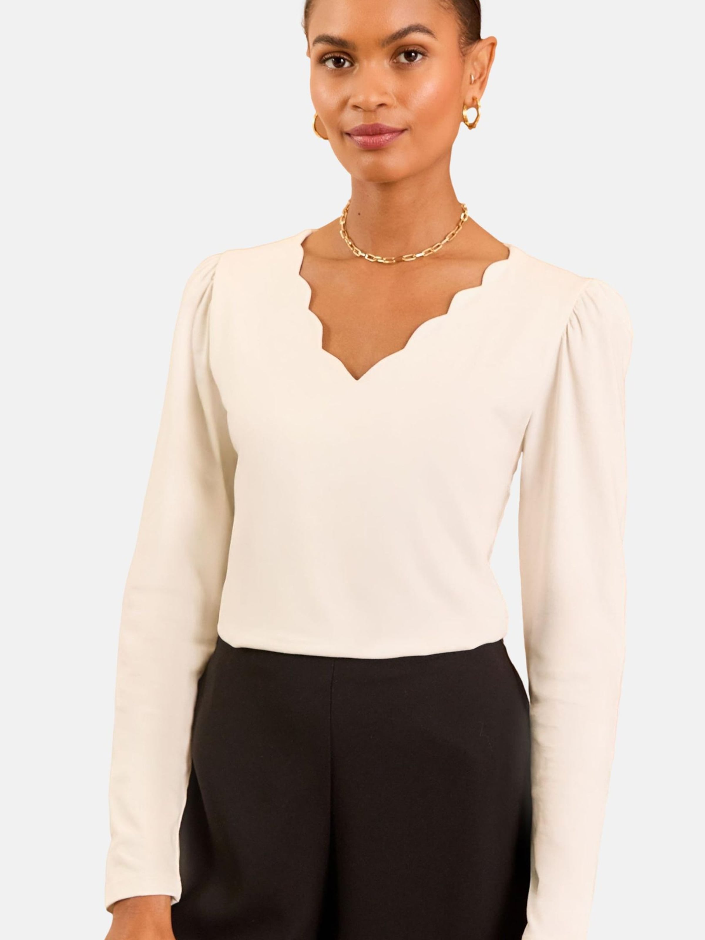 

Love & roses Блузка в белом цвете